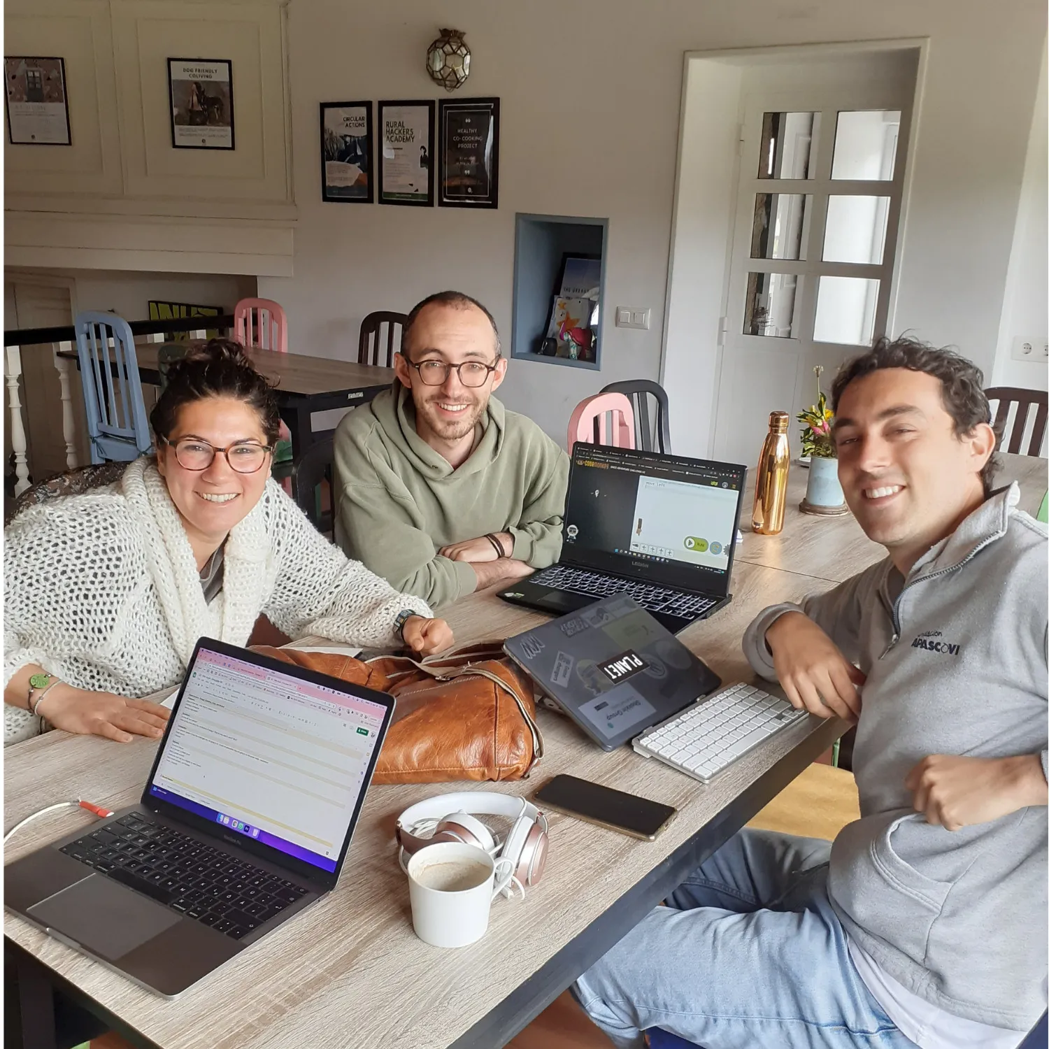 Unha sesión de intercambio de idiomas en Anceu