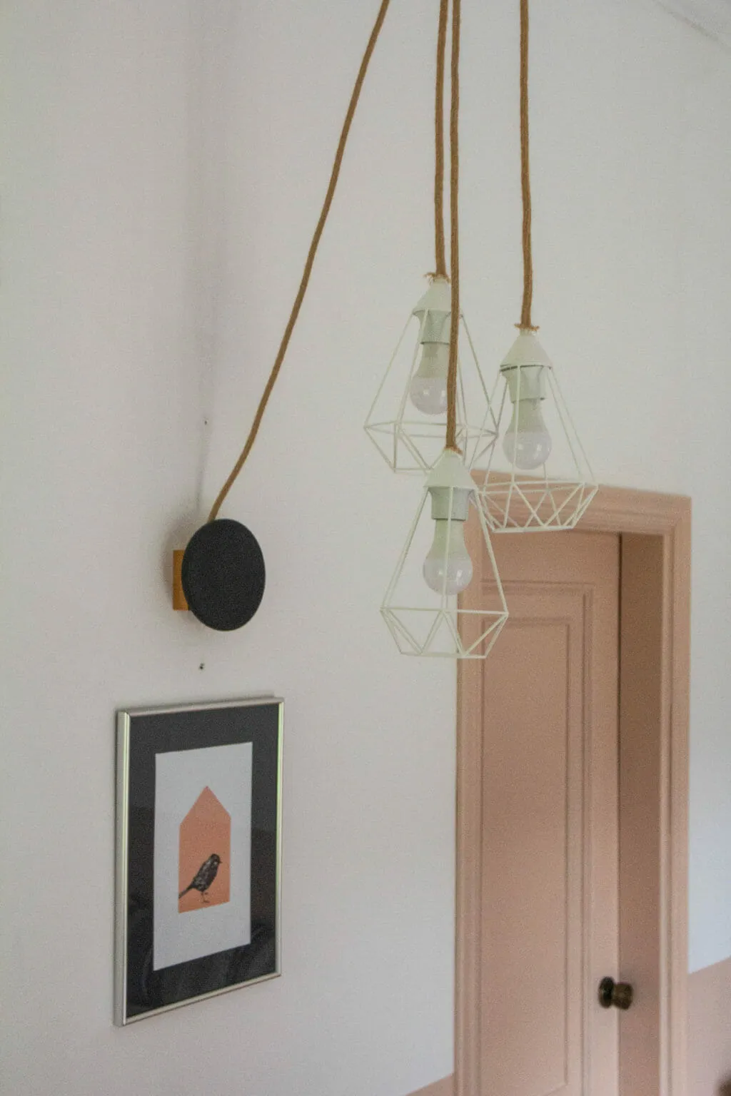 Detalles de materiales reutilizados en una habitación